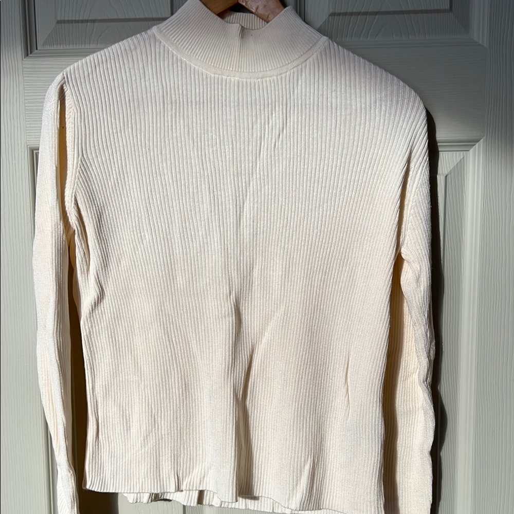 34-Cream Ribbed Turtleneck Sweater - Picture 4 of 6